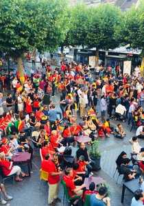 Supporters des diables rouges sur la place Saint-Josse